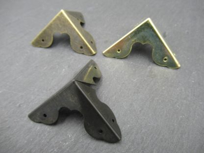 Ensemble d'angles (4 pièces) protecteurs d'angles / bords design ondulé